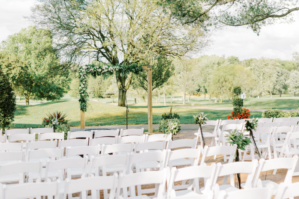 outdoor wedding at silver lake country club